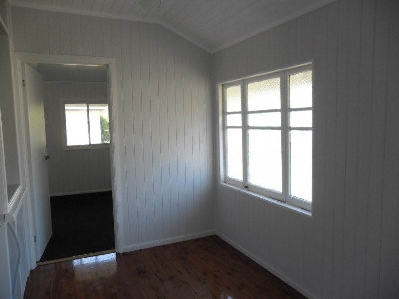 53 Hawkins Street, Miles QLD 4415