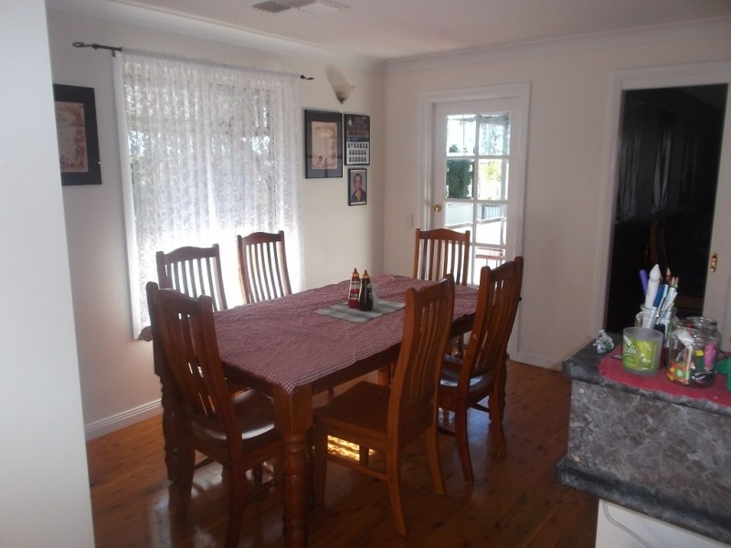 17 Racecourse Road, Miles QLD 4415