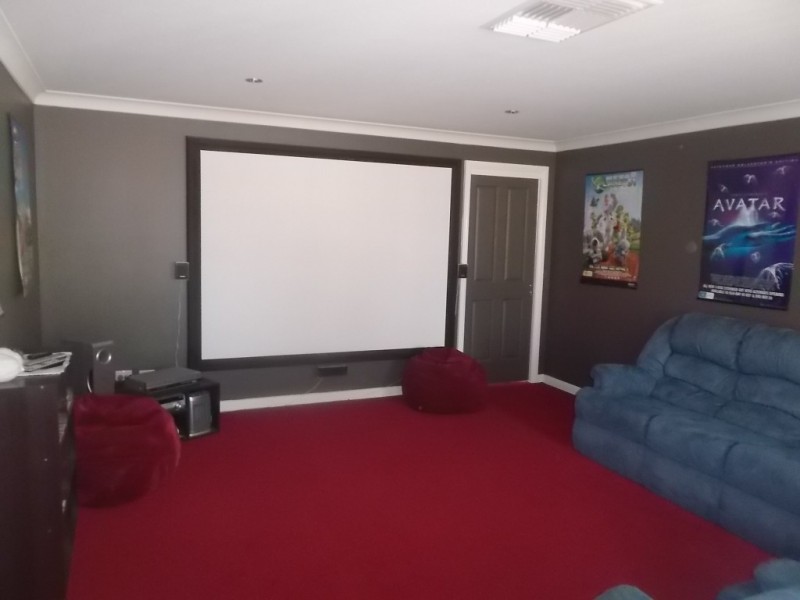 17 Racecourse Road, Miles QLD 4415