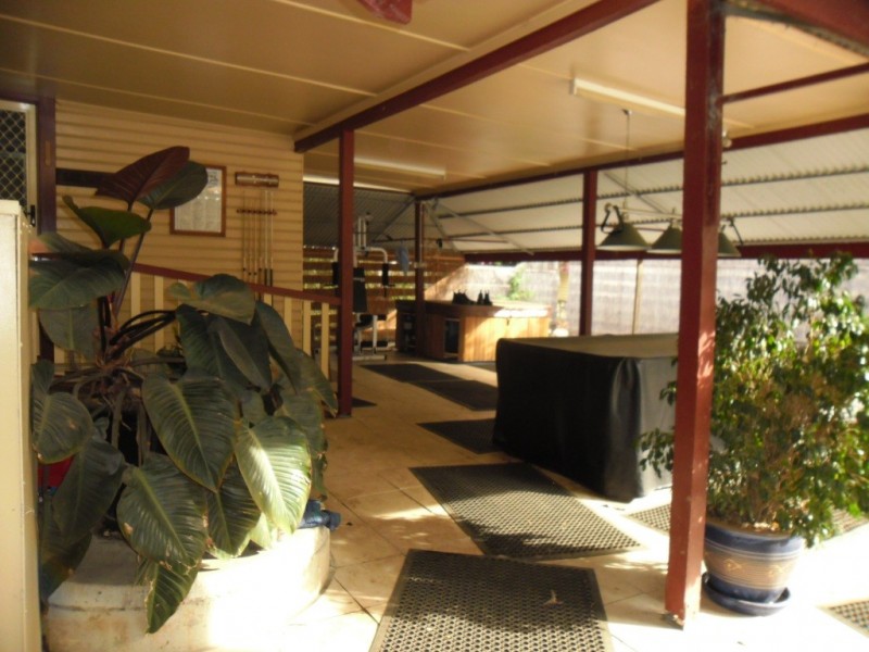 11 Temple Street, Dulacca QLD 4425