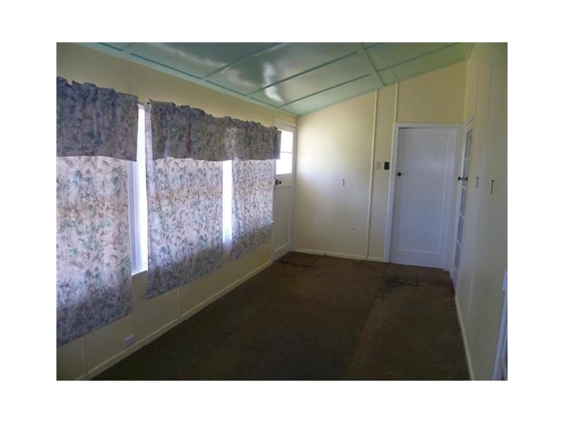 27 High Street, Wallumbilla QLD 4428