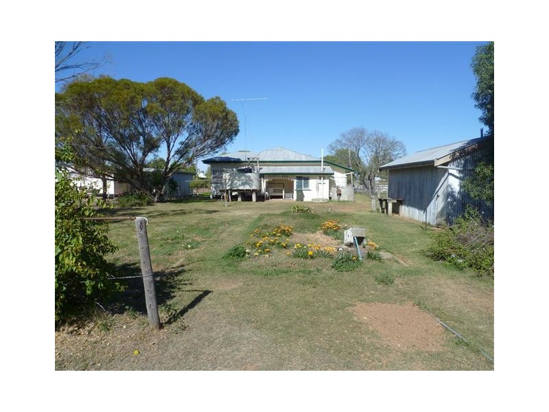 27 High Street, Wallumbilla QLD 4428