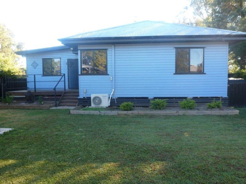 29 CHARLES ST, Surat QLD 4417