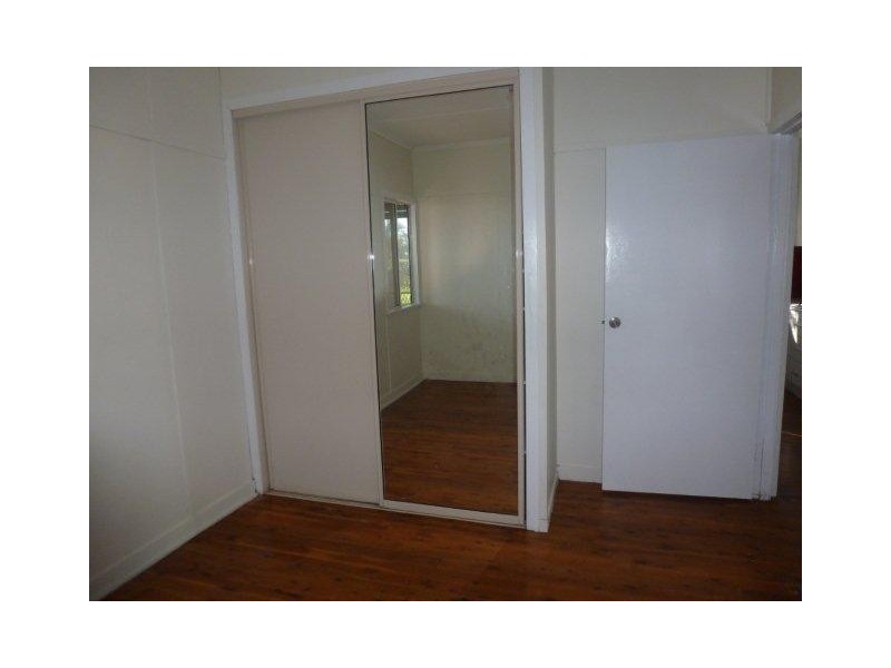 29 CHARLES ST, Surat QLD 4417