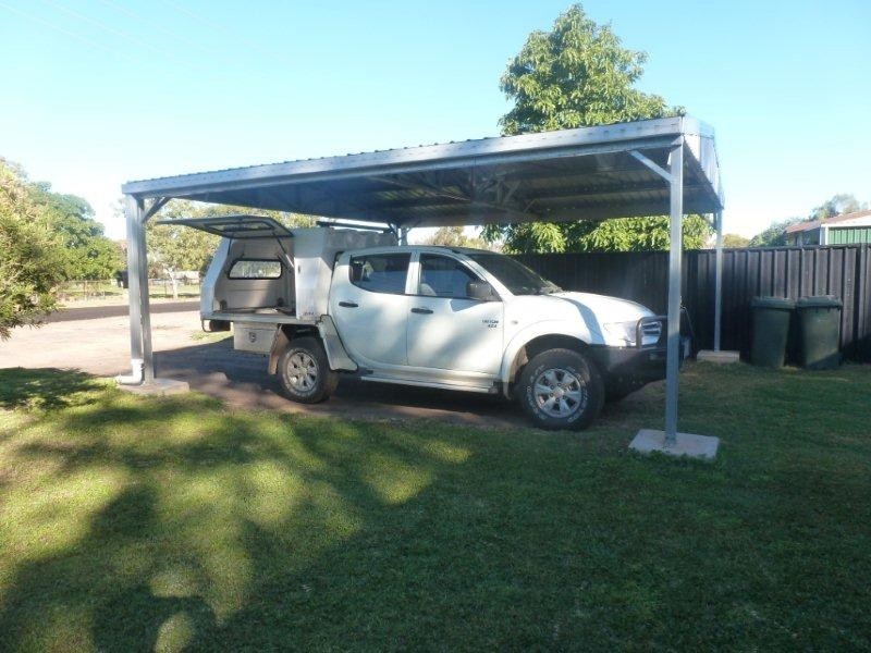 29 CHARLES ST, Surat QLD 4417