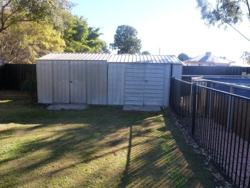 29 CHARLES ST, Surat QLD 4417