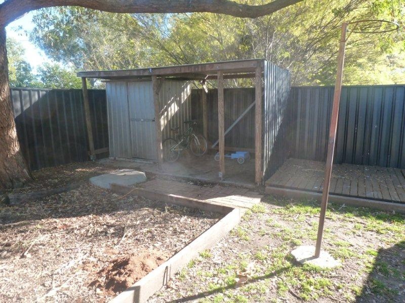 29 CHARLES ST, Surat QLD 4417