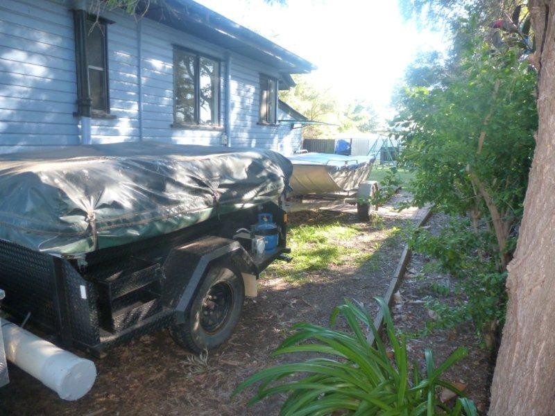 29 CHARLES ST, Surat QLD 4417