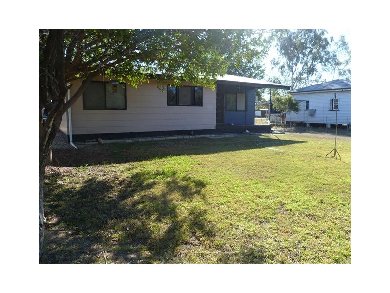 9 Charles Street, Roma QLD 4455