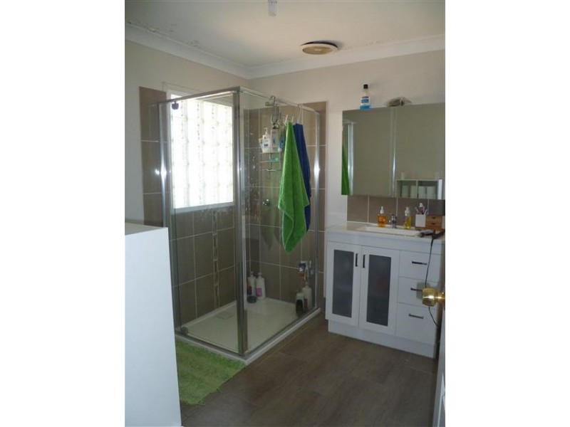 9 Charles Street, Roma QLD 4455