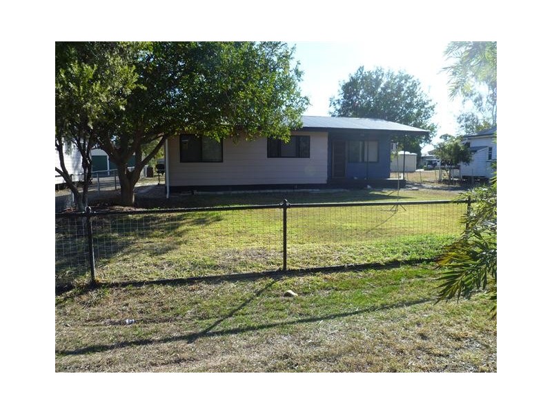 9 Charles Street, Roma QLD 4455