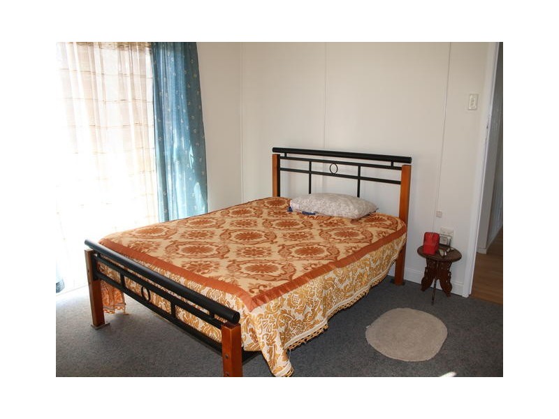 1 FLORA STREET, Blackall QLD 4472