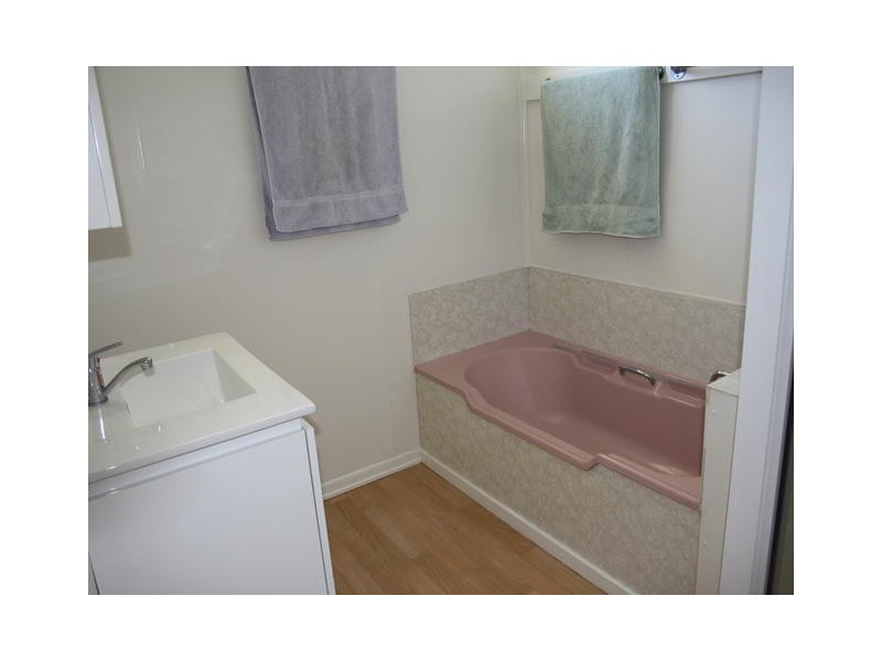 1 FLORA STREET, Blackall QLD 4472