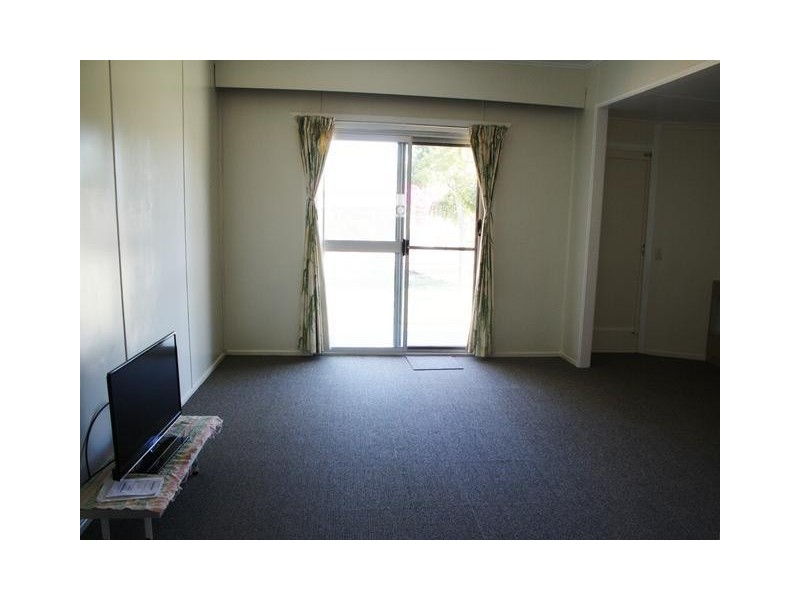 1 FLORA STREET, Blackall QLD 4472