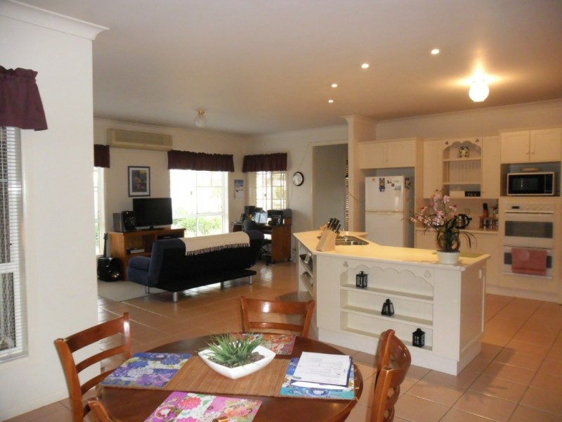 5 LAWTON PLACE, Miles QLD 4415