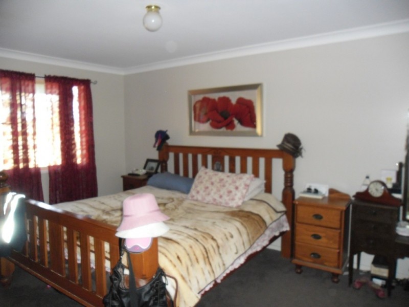 99 Racecourse Road, Miles QLD 4415