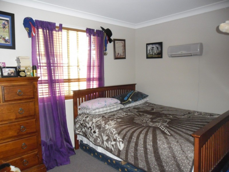 99 Racecourse Road, Miles QLD 4415