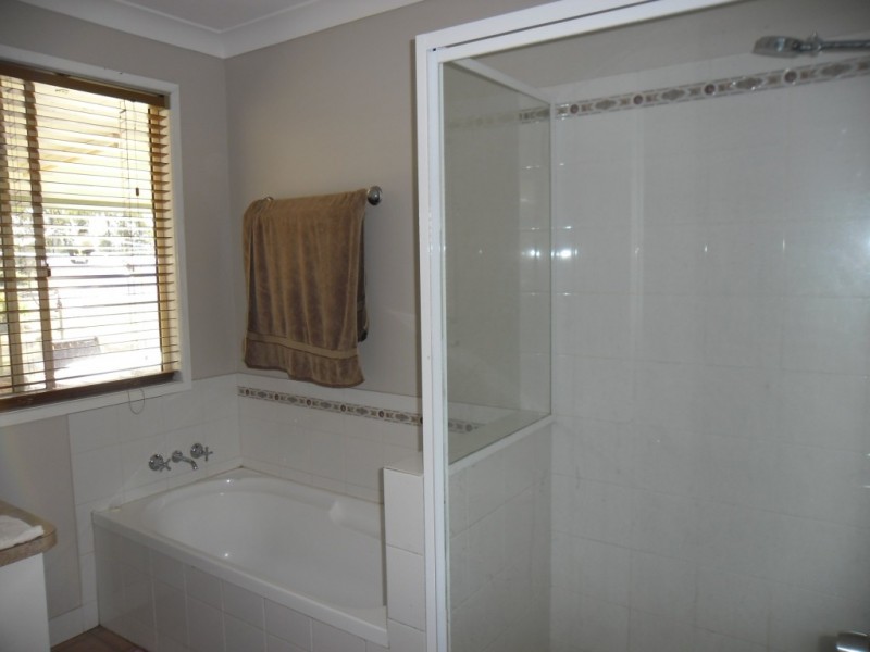 99 Racecourse Road, Miles QLD 4415