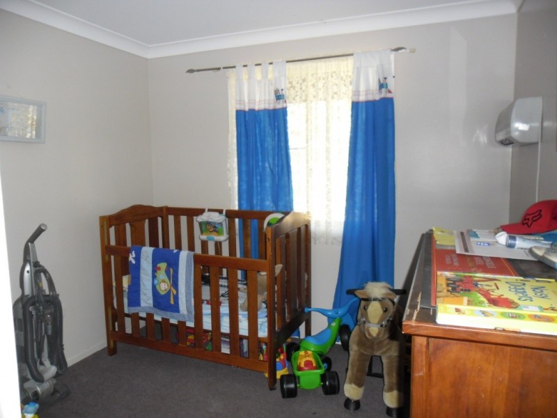 99 Racecourse Road, Miles QLD 4415