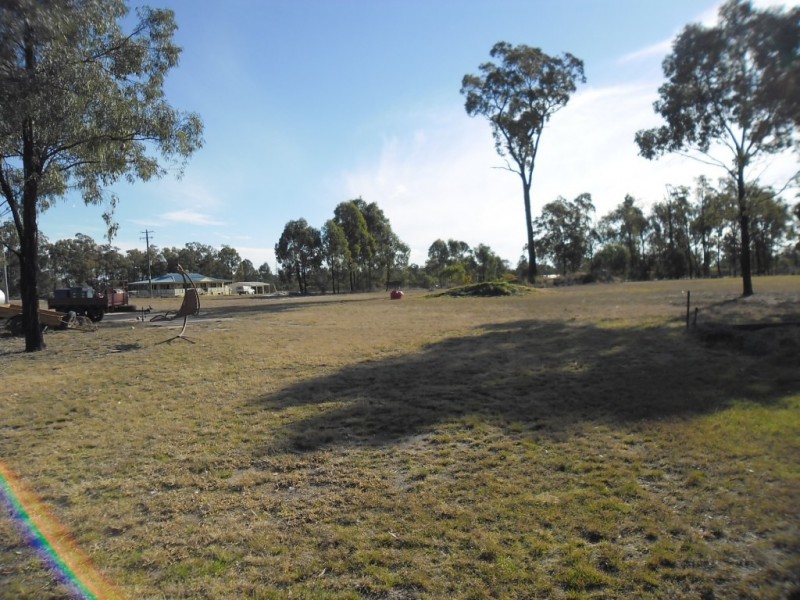 99 Racecourse Road, Miles QLD 4415