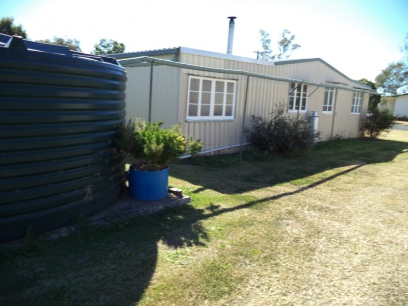 7 Temple Street, Dulacca QLD 4425