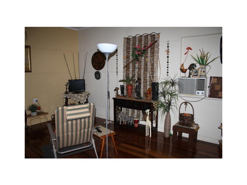 8 ROSE STREET, Blackall QLD 4472