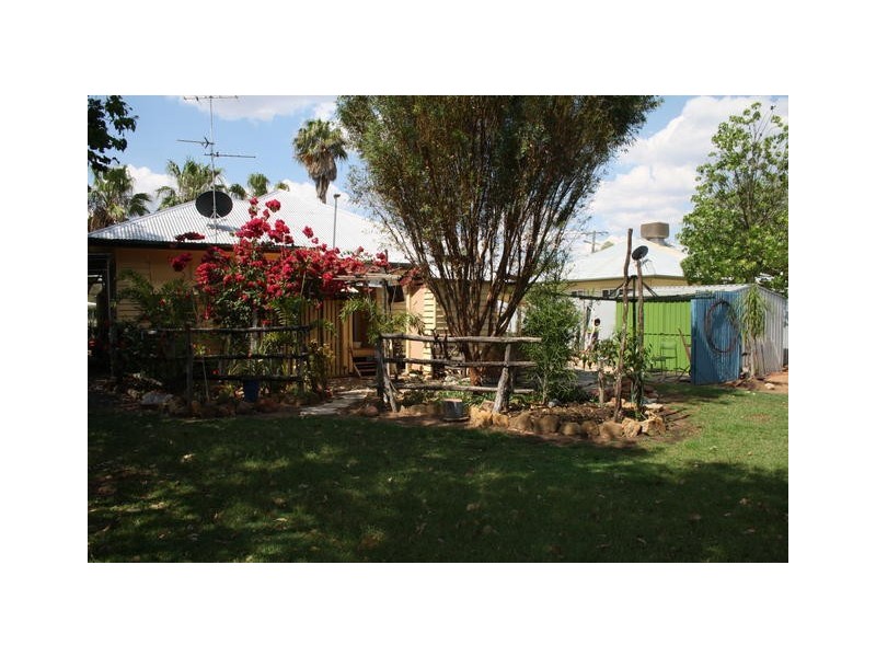 8 ROSE STREET, Blackall QLD 4472