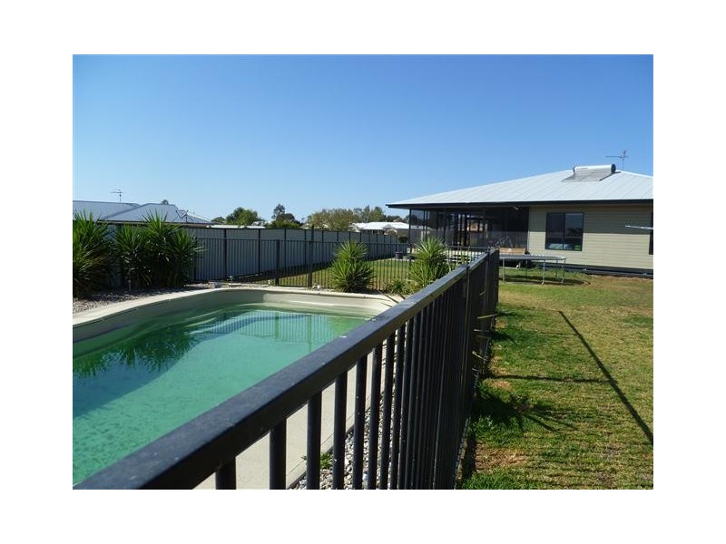 13 Baker-Finch Crescent, Roma QLD 4455