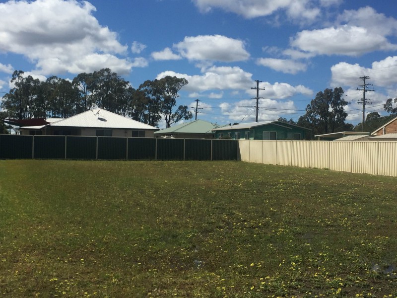 4 Bishop Drive, Miles QLD 4415