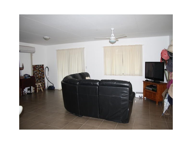 22 BEDFORD STREET, Blackall QLD 4472