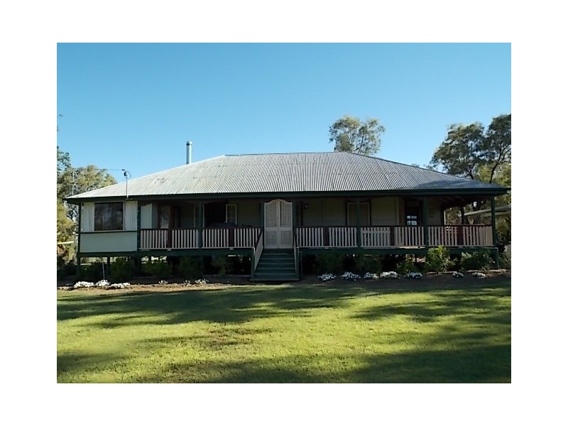 54 SHAMROCK STREET, Blackall QLD 4472