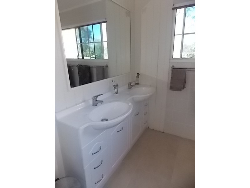 54 SHAMROCK STREET, Blackall QLD 4472