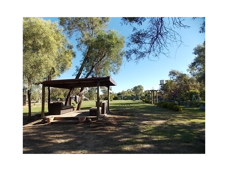 54 SHAMROCK STREET, Blackall QLD 4472