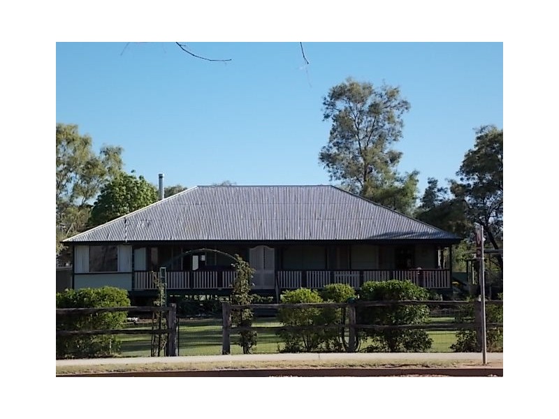 54 SHAMROCK STREET, Blackall QLD 4472