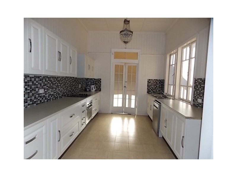 49 GARDEN STREET, Blackall QLD 4472