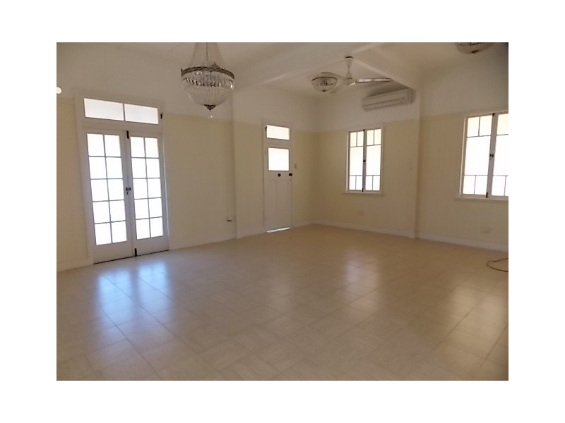 49 GARDEN STREET, Blackall QLD 4472