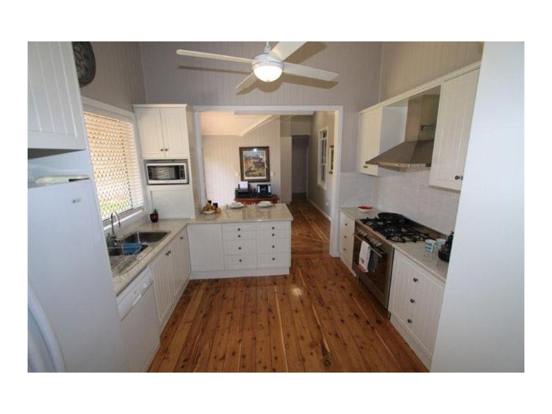 5 FERRIER ST, Roma QLD 4455