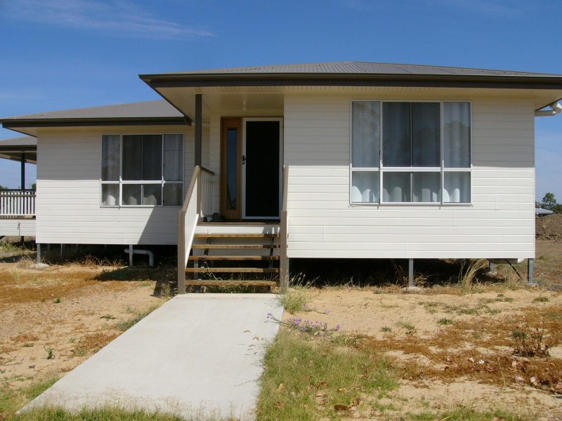 14 Bonner Street, Taroom QLD 4420