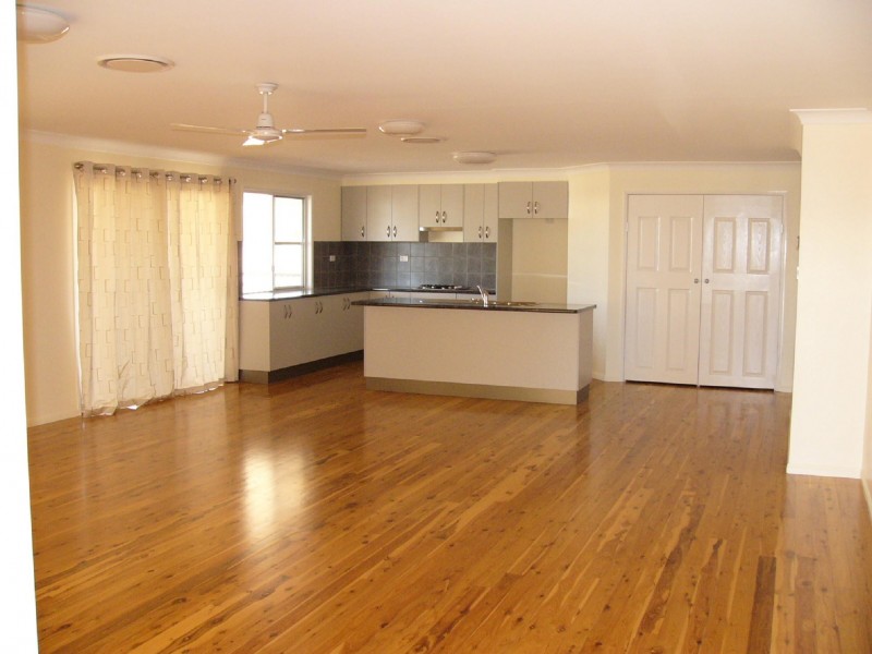 14 Bonner Street, Taroom QLD 4420