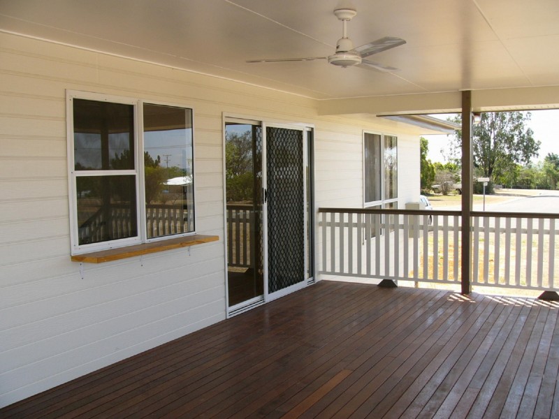 14 Bonner Street, Taroom QLD 4420