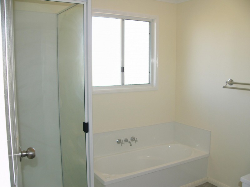 14 Bonner Street, Taroom QLD 4420