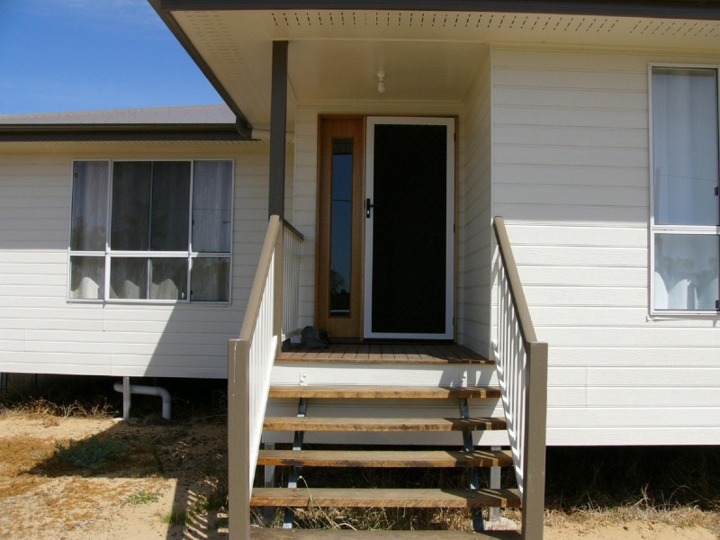 14 Bonner Street, Taroom QLD 4420