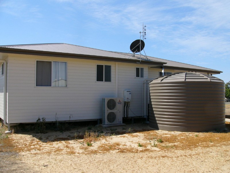 14 Bonner Street, Taroom QLD 4420