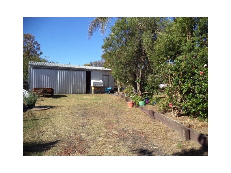87 Edith Street, Miles QLD 4415