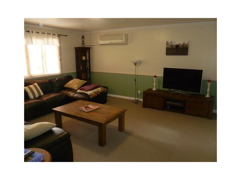 50 BUNGEWOGORAI RD, Roma QLD 4455