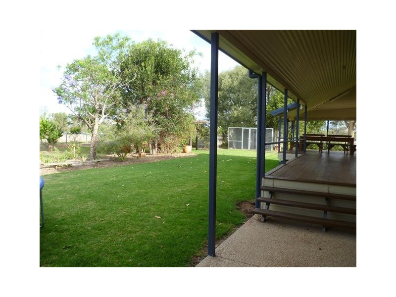 50 BUNGEWOGORAI RD, Roma QLD 4455