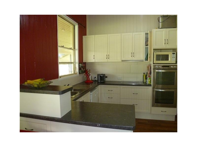 50 BUNGEWOGORAI RD, Roma QLD 4455