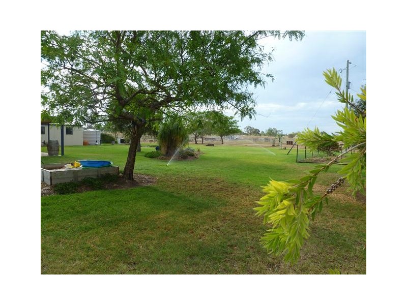 50 BUNGEWOGORAI RD, Roma QLD 4455