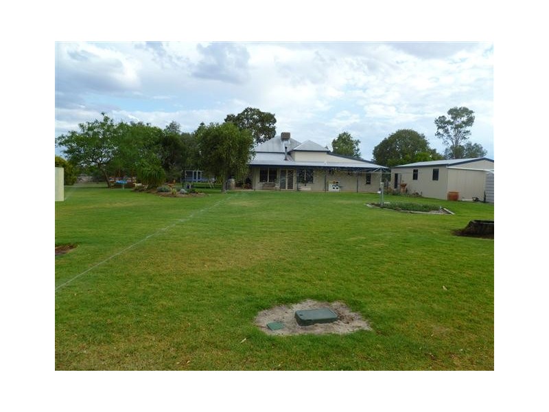 50 BUNGEWOGORAI RD, Roma QLD 4455