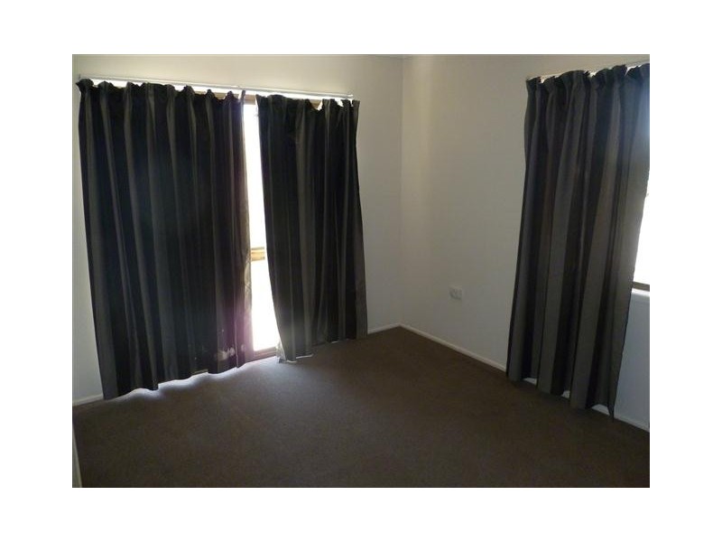 33-37 EDWARDES ST, Roma QLD 4455
